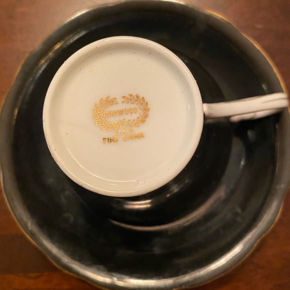 Vintage English tea cup and saucer - Picture 3 of 4